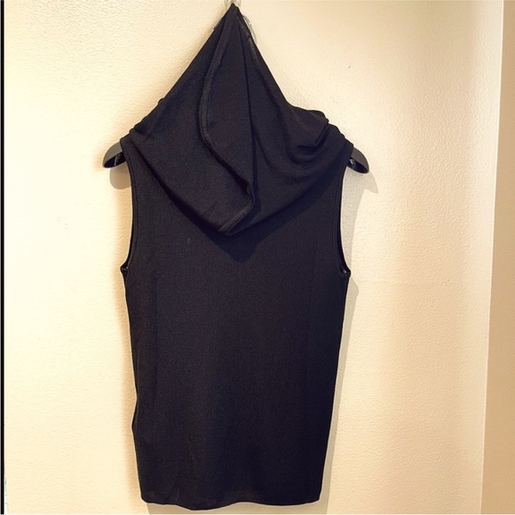 Yves Saint Laurent Sleeveless Hooded Top in a Thin Ribbed Knit with a Cowl Neck. - Picture 3 of 8